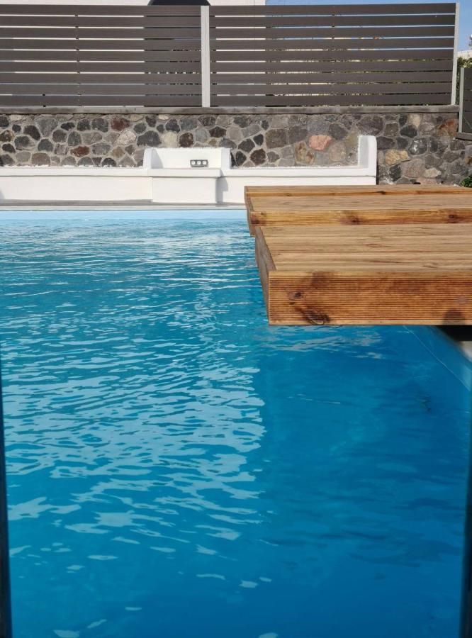 Blackstone Luxury Suites Emporio  Екстериор снимка
